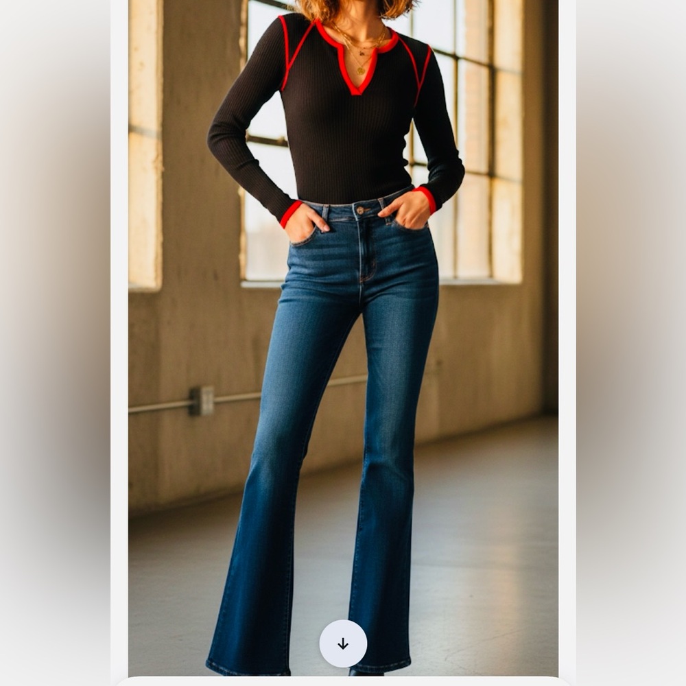 DKNY Y2K Chic Trendy Black and Red V-neck Top - Picture 2 of 9